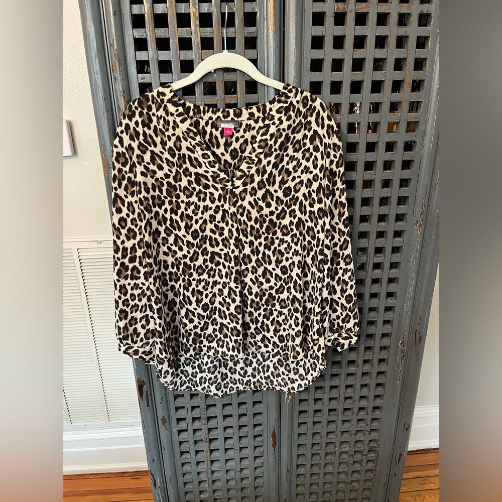 Vince Camuto Cheetah Print Size Large Long Sleeve… - image 1